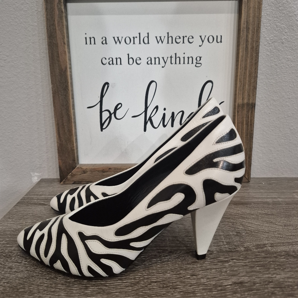 New Celine Zebra Pump Shoes Size.5.5 EU, 6 US, Authentic - Picture 2 of 9